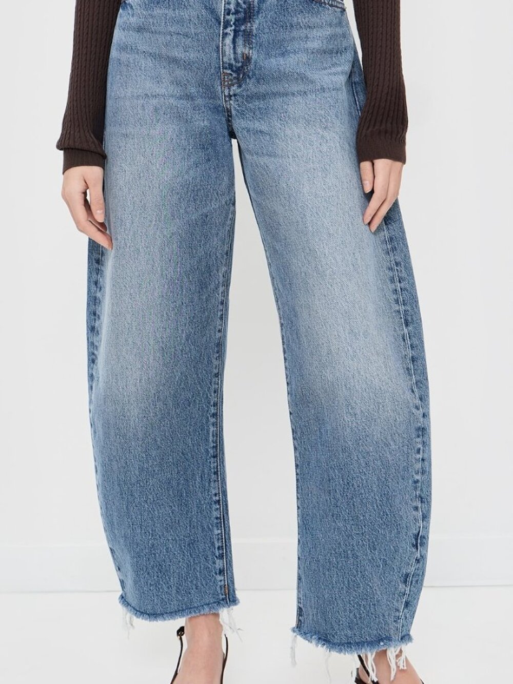 FRAME The Bubble Crop Jeans Size 26 Blue High Rise Barrel Leg Raw Hem